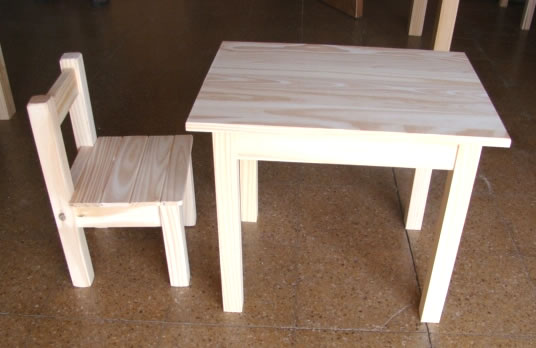 Muebles Infantiles - Juego de mesita y 1 sillita en pino para nios