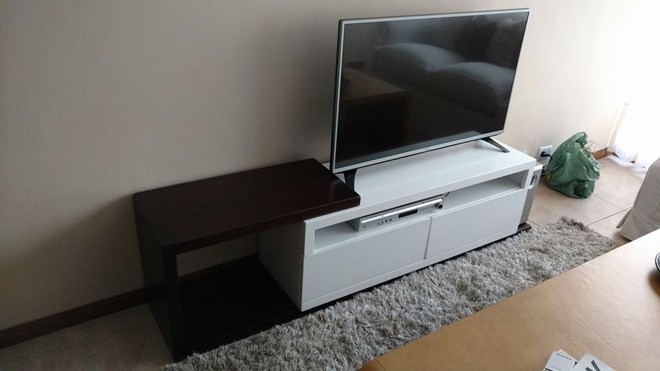 Mesa de T.V  EDU  ( Modelo Asia Futuro )