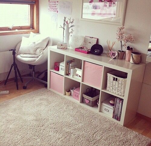 MUEBLE BAJO PARA DORMITORIO LAQUEADO EN BLANCO