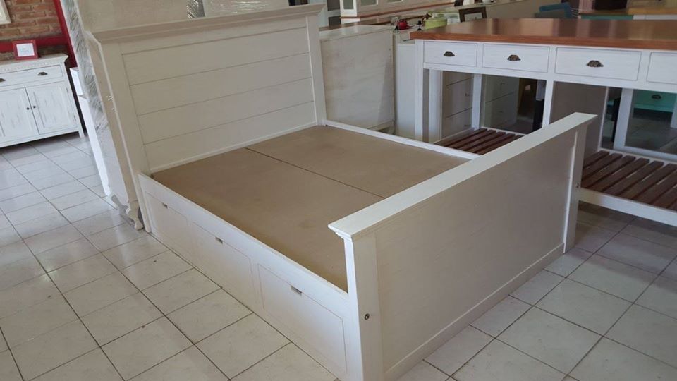 Cama 2 Plazas Modelo Tablero Con Cajonera ( Laqueada )